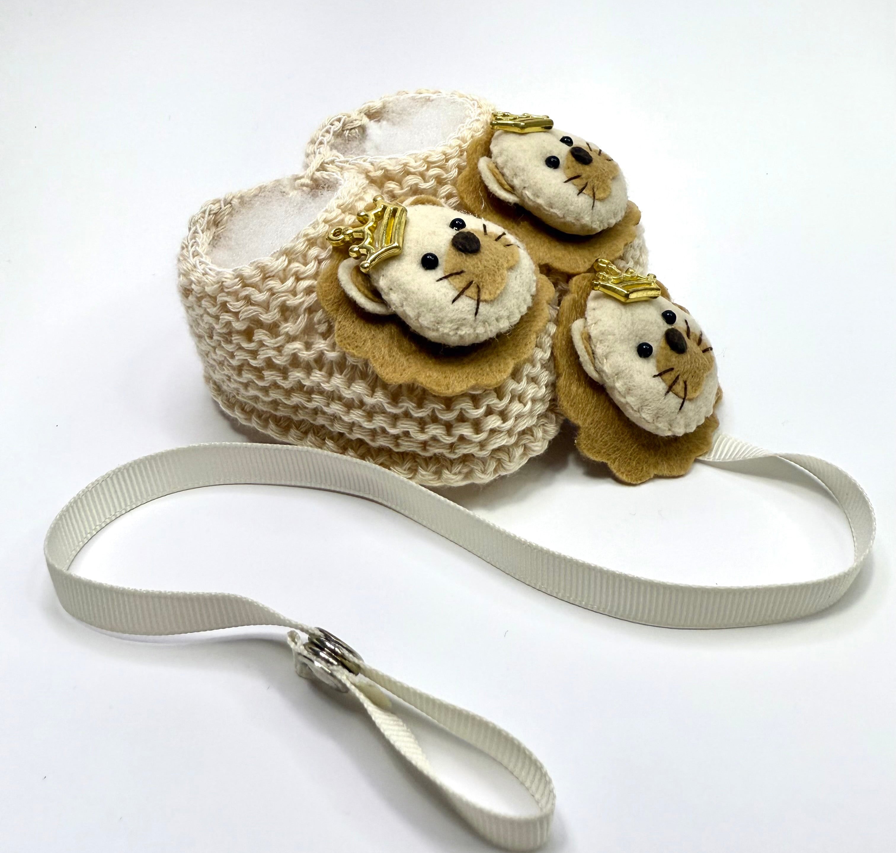 Kit Sapatinho+Prendedor Leão